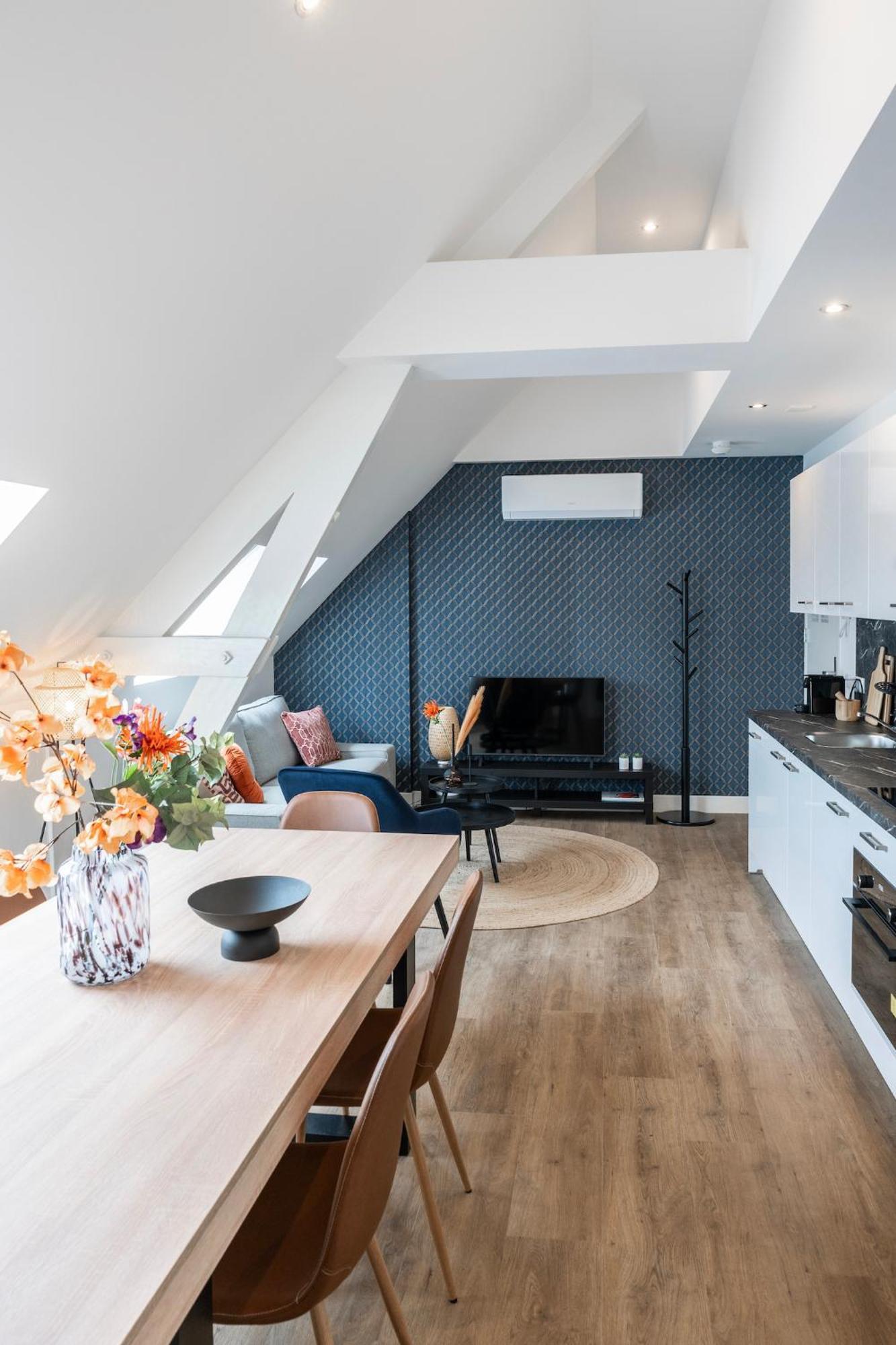 Xl 2br Near And Supermarket *